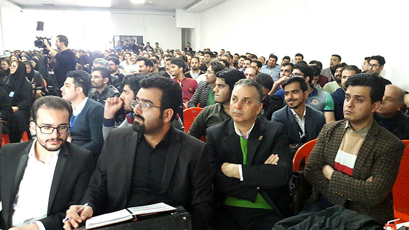 حضور دکتر فرهنگ در دفتر استقلال مشهد مقدس 
