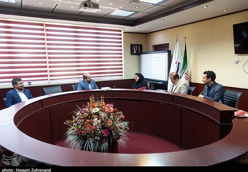 مدیرعامل بادران در بازدید از خبرگزاری تسنیم: با افتخار در شبکه بادران ‌کالاهای ‌ایرانی ‌ارائه می‌کنیم