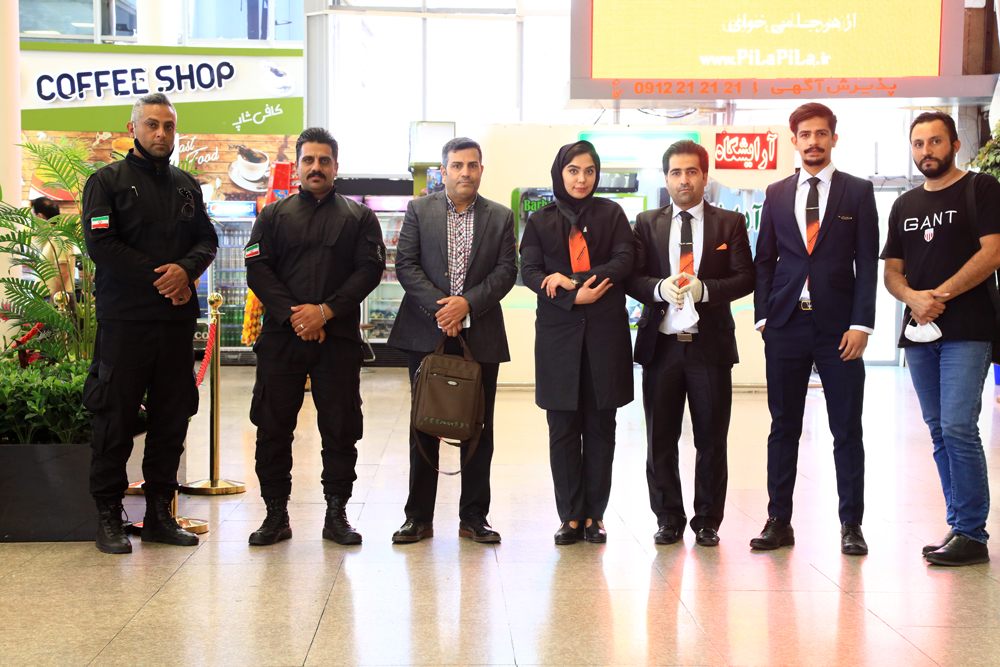 توزیع بسته های بهداشتی به مناسبت ایام محرم و نهمین سالگرد شرکت شبکه بادران در فرودگاه مهرآباد