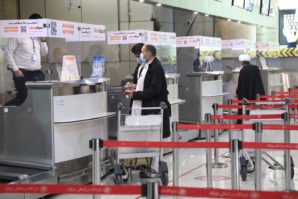 گزارشی از نصب کانترهای معرفی محصول بادران در فرودگاه مهرآباد 